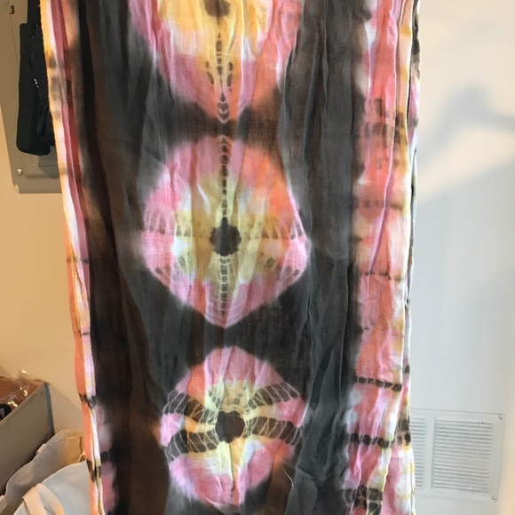🛑SOLD! Boho Scarf 🛑 - Picture 2 of 4